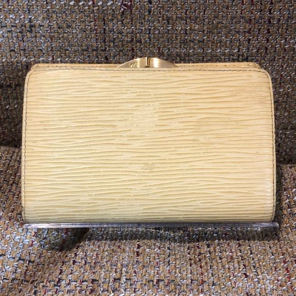 LOUIS VUITTON Ivory EPI Porte Monnaie Viennois Bifold KissLock Wallet Authentic - Picture 3 of 17